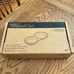 NIB The Pampered Chef Microwave Stoneware Double Egg Cooker